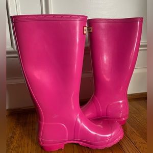 Glossy pink Hunter rain boots